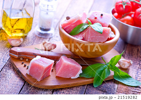 raw meat 21519282