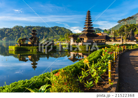 Pura Ulun Danu Bratan at sunrise, Bali 21522368