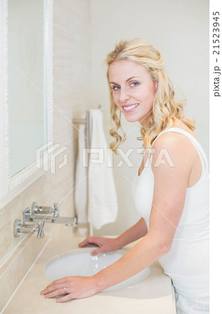 Beautiful woman taking care of herself 21523945
