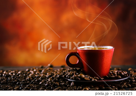 Coffee.Cup of black coffee and spilled coffee bean 21526725