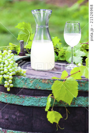 wine glass and carafe with wine cider 21526968