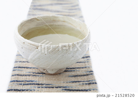 粉引刷毛目のお茶碗のお茶麻クロス右あき 21528520