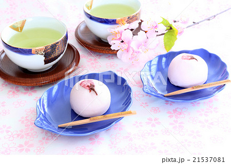 桜饅頭とお茶、春の和菓子 桜饅頭とお茶、春の和菓子 21537081