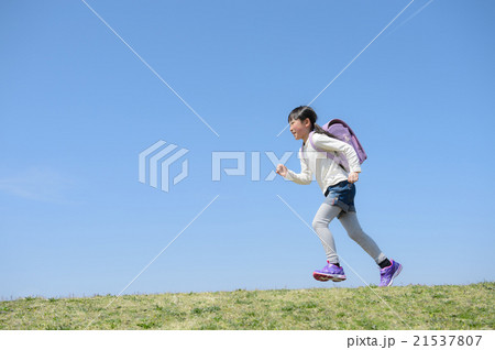 走る小学生 走る小学生 21537807