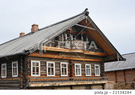 old wooden house in Russian village 21538284