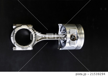 自動車エンジンのピストンの写真素材