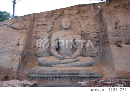 ガル・ヴィハーラの仏像 21544772
