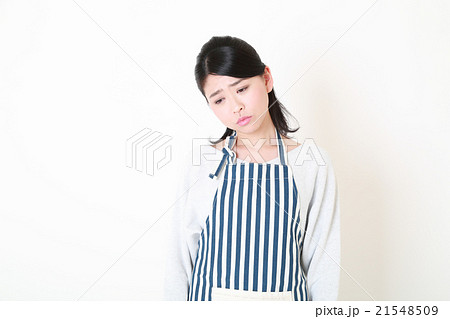 落ち込む30代女性 落ち込む30代女性 21548509