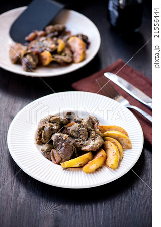 Stir-fried chicken kidney with apples Stir-fried chicken kidney with apples 21556444