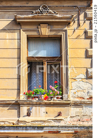 Windows and shutters, close up 21560419