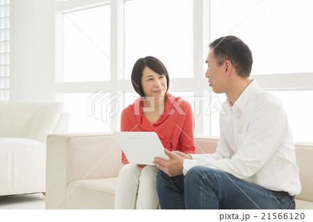 40代夫婦 21566120