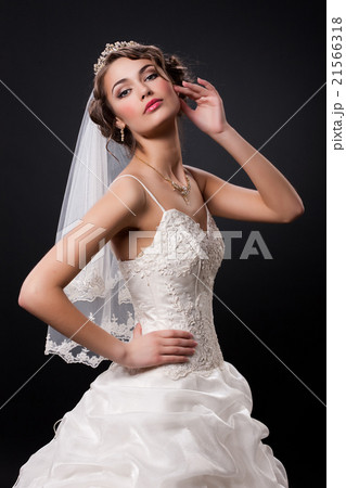 Young Beautiful Bride 21566318