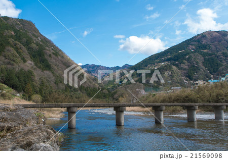 清流穴吹川と潜水橋(徳島県美馬市) 清流穴吹川と潜水橋(徳島県美馬市) 21569098