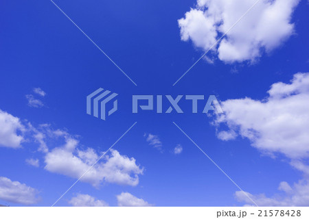 快晴天青空と白い雲の背景イメージ完成予想図パース素材合成用写真壁紙コピースペース横 快晴天青空と白い雲の背景イメージ完成予想図パース素材合成用写真壁紙コピースペース横 21578428