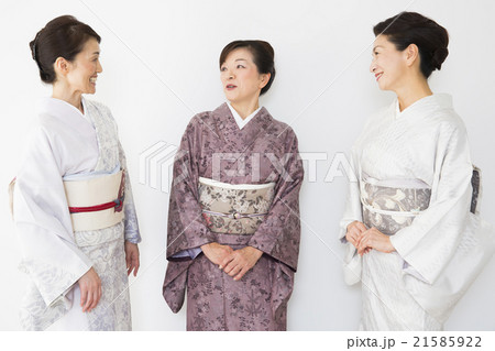 着物姿のミドル女性 21585922