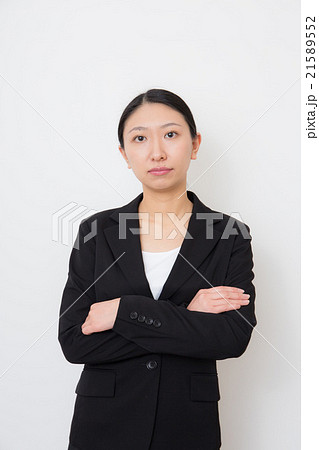 怒る女性 怒る女性 21589552