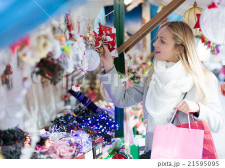 girl shopping at Christmas market 21595095