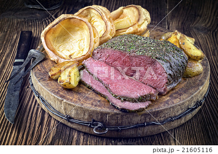 Roast Beef with Yorkshire Pudding 21605116