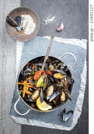 Sailors Mussel in Casserole Sailors Mussel in Casserole 21605127