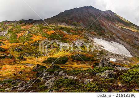 トムラウシ山と紅葉のトムラウシ公園1。9月 21613290