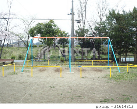 ぶらんこ ぶらんこ 21614812