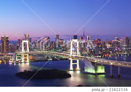 もと夜景100選の1つ「フジテレビ球体展望室」から撮影したレインボーブリッジ もと夜景100選の1つ「フジテレビ球体展望室」から撮影したレインボーブリッジ 21622116