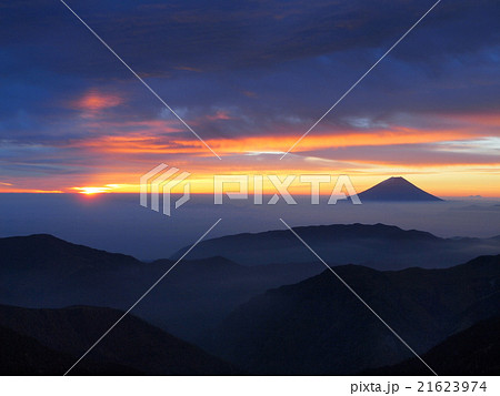 北岳山荘から望む富士山 21623974