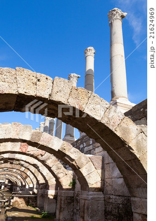 Ancient columns and arches. Smyrna, Turkey 21624969