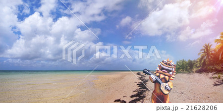 沖縄諸島にある小浜島のはいむるビーチbeach of Okinawa archipelago in  21628206