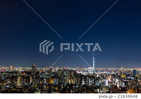 文京区から東京スカイツリー方向を望む　夜景空撮 21630648