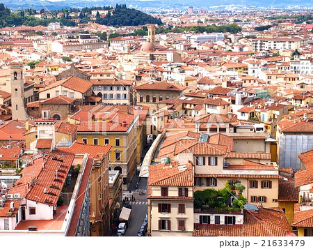 イタリア フィレンツェ ドゥオモから眺める街並みの写真素材