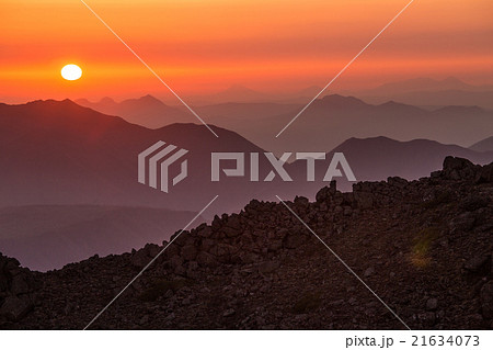 トムラウシ山からのご来光と、阿寒岳。9月 トムラウシ山からのご来光と、阿寒岳。9月 21634073