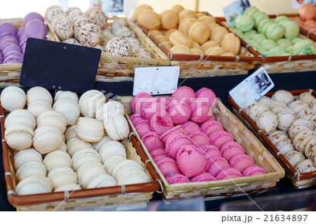 White and purple macarons, traditional sweet food White and purple macarons, traditional sweet food 21634897