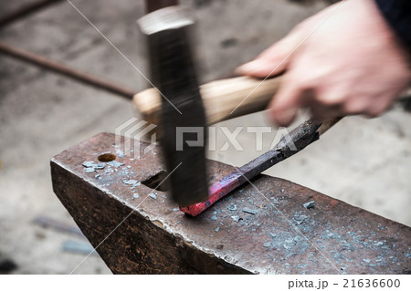 Making decorative element in the smithy Making decorative element in the smithy 21636600