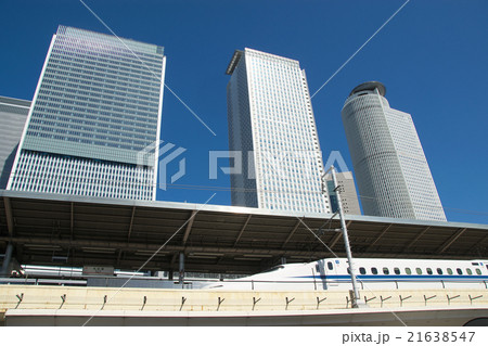 名古屋駅ビル群と新幹線(2016年3月)大阪、九州方面行き下り 名古屋駅ビル群と新幹線(2016年3月)大阪、九州方面行き下り 21638547