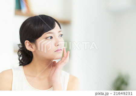 肌の綺麗な若い女性 肌の綺麗な若い女性 21649231