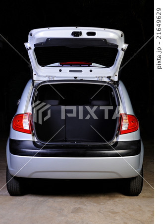 open trunk of hatchback 21649629