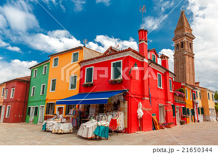 Colorful houses on the Burano, Venice, Italy 21650344