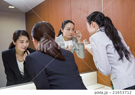 パウダールーム 21653712