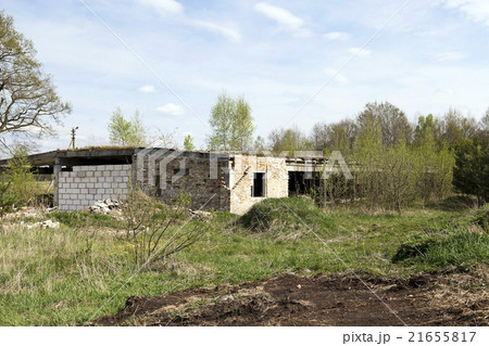 old abandoned building old abandoned building 21655817