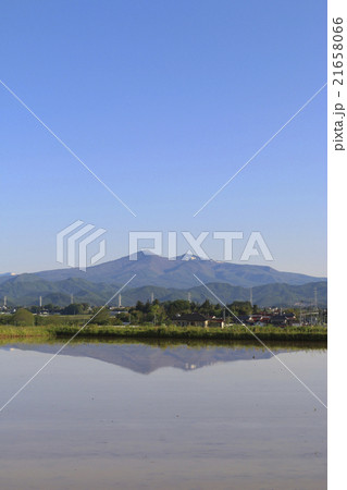 水田と安達太良山 水田と安達太良山 21658066