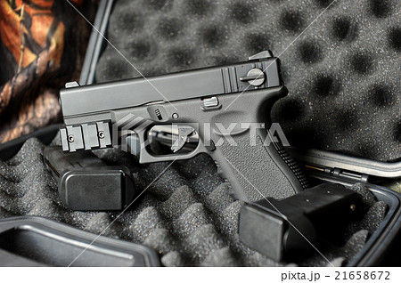 Glock 23 milspec .40 21658672