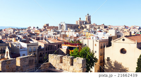 Top view of Catalan city with Cathedral. Tarragona 21662439