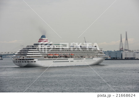 飛鳥Ⅱ大さん橋出航 21668624