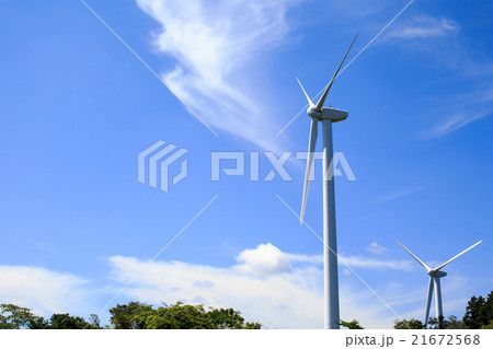 風力発電　青空と風車 21672568