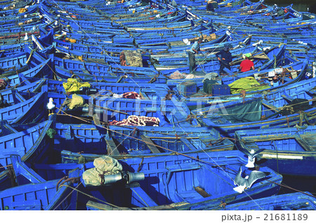 nice blue boat 21681189