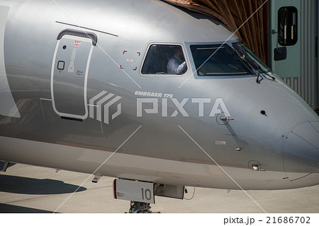 FDAのシルバーカラー機が高知龍馬空港へ初飛来 21686702