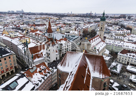 Aerial view of Munich city center in the winter 21687653