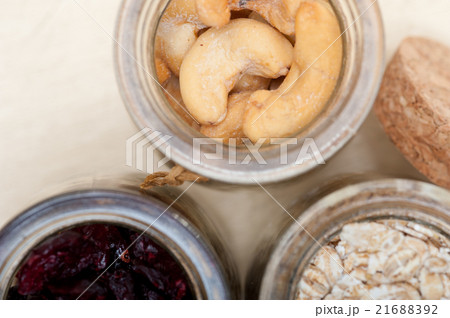 healthy breakfast ingredients 21688392