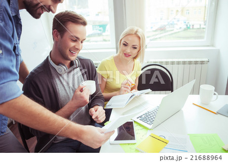 Skillful office workers are talking about project Skillful office workers are talking about project 21688964